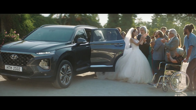 Video Reference: Land vehicle, Car, Vehicle, Automotive design, Luxury vehicle, Sport utility vehicle, Mini SUV, Compact sport utility vehicle, Mid-size car