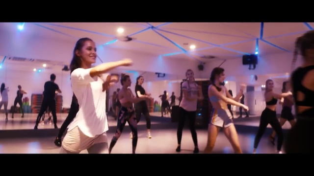 Video Reference: Entertainment, Choreography, Dancer, Dance, Performing arts, Event, Performance, Performance art, Modern dance, Concert dance, Person, Male
