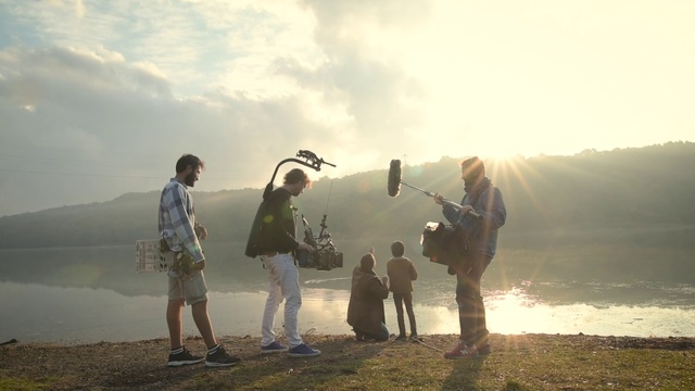 Video Reference: People in nature, Sky, Atmospheric phenomenon, Cloud, Friendship, Photography, Sunlight, Tourism, Gesture, Horizon