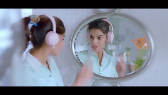 Video Reference: face, skin, nose, head, eye, forehead, girl, product, smile, ear, Person