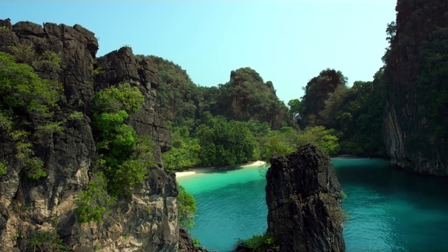 Video Reference: Body of water, Natural landscape, Nature, Water resources, Nature reserve, Coastal and oceanic landforms, Lagoon, Bay, Coast, Cliff
