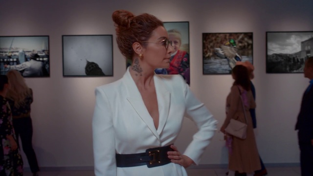 Video Reference: Art exhibition, Art, Vernissage, Exhibition, Event, Modern art, Photography, Tourist attraction, Visual arts, Fashion design