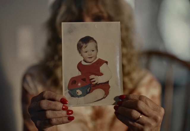 Video Reference: Child, Hand, Finger, Violin, String instrument