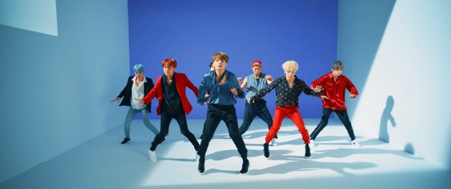 Video Reference: blue, fashion, fun, performance, choreography, performance art, fashion design, girl, performing arts, dance, Person