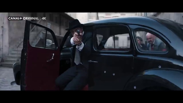 Video Reference: Car, Vehicle, Motor vehicle, Automotive lighting, Coat, Flash photography, Automotive design, Mode of transport, Hood, Automotive exterior