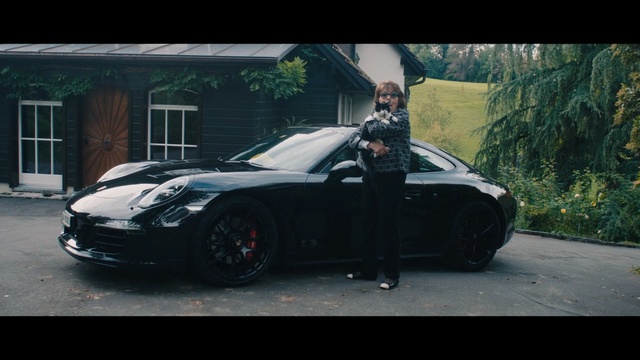 Video Reference: Land vehicle, Vehicle, Car, Automotive design, Supercar, Luxury vehicle, Sports car, Porsche, Performance car, Porsche cayman