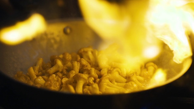 Video Reference: Dish, Cuisine, Food, Recipe, Vegetarian food, Ingredient, American food, Macaroni and cheese, Cookware and bakeware