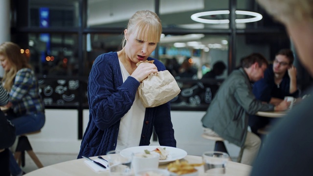 Video Reference: Eating, Food, Restaurant, Meal, Fast food, Junk food, Lunch, Sitting, Brunch, Table