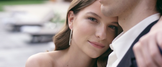 Video Reference: Hair, Face, Skin, Eyebrow, Chin, Beauty, Lip, Nose, Hairstyle, Cheek