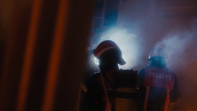 Video Reference: Light, Performance, Darkness, Event, Night, Stage, Performance art, Music, Performing arts, Smoke