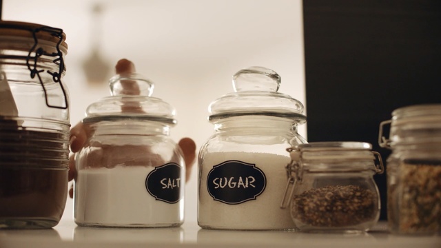 Video Reference: Mason jar, Food storage containers, Product, Glass, Bottle, Tableware, Glass bottle, Room, Drinkware, Home accessories
