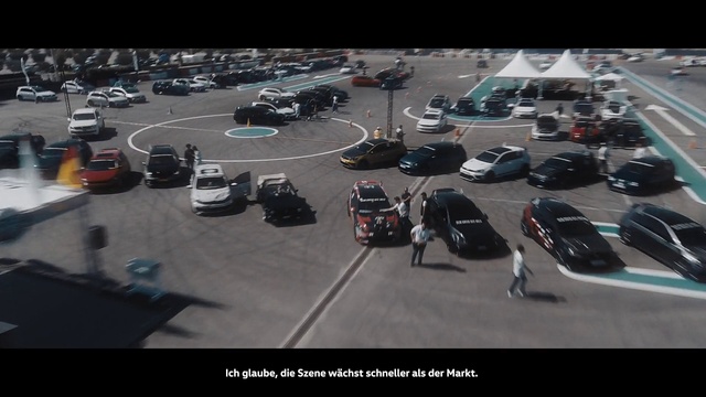 Video Reference: Motor vehicle, Traffic, Vehicle, Mode of transport, Road, Street, Lane, Parking lot, Intersection, Car