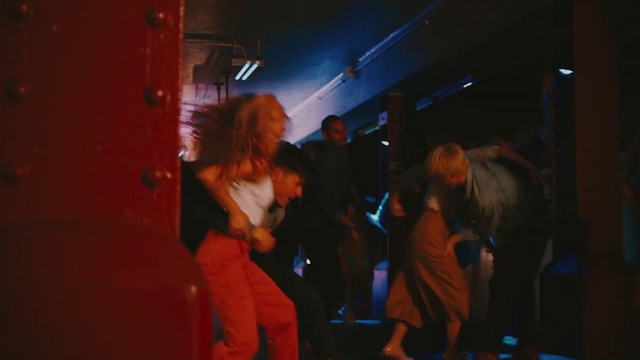 Video Reference: Entertainment, Flash photography, Magenta, Leisure, Event, Fun, Electric blue, T-shirt, Room, Performance