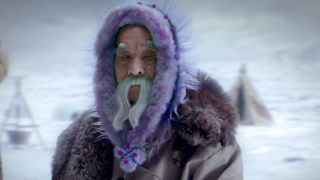 Video Reference: Fur, Fur clothing, Purple, Snout, Headgear, Beard, Textile, Photography, Facial hair, Winter
