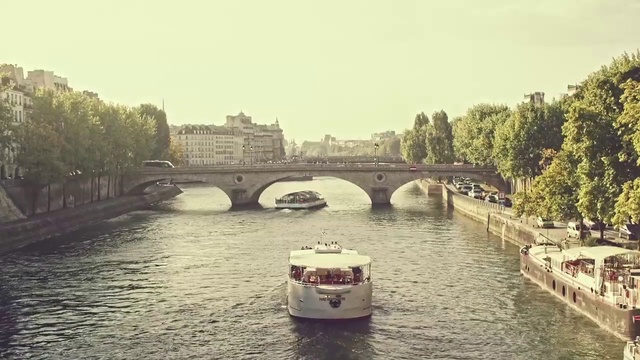 Video Reference: Water transportation, Waterway, River, Canal, Bridge, Bank, Sky, Water resources, Arch bridge, Channel