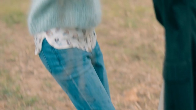 Video Reference: Blue, Turquoise, Jeans, Aqua, Textile, Turquoise, Trousers, Denim, Electric blue, Human leg, Person