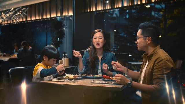 Video Reference: Conversation, Event, Restaurant, Night, Leisure, Drink, Performance, Dinner