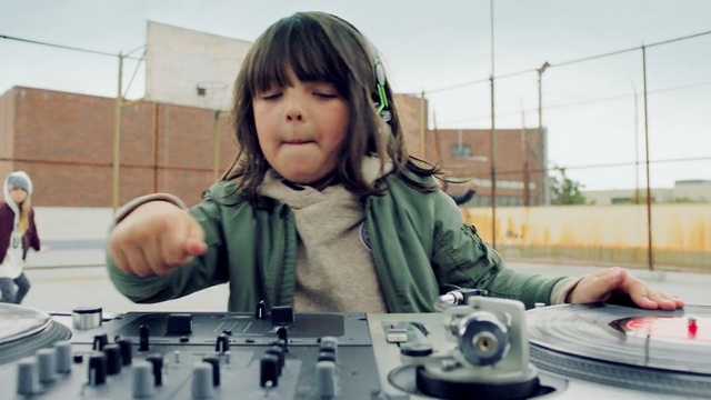 Video Reference: Games, Play, Child, Recreation, Indoor games and sports, Person