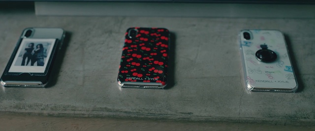 Video Reference: Red, Design, Material property, Pattern, Technology, Electronic device, Wallet, Rectangle, Games