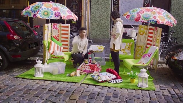 Video Reference: Umbrella, Street