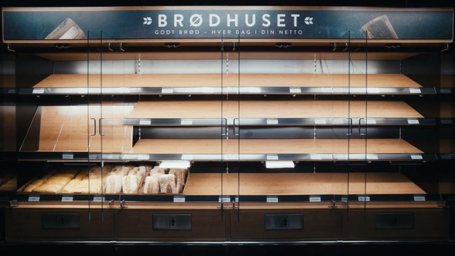 Video Reference: wood, display case