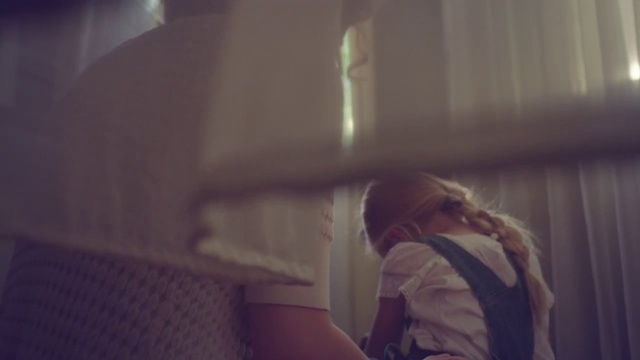 Video Reference: Photograph, Light, Beauty, Snapshot, Photography, Hand, Room, Sunlight, Tints and shades, Long hair