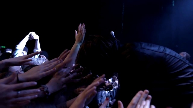 Video Reference: Performance, Entertainment, Performing arts, Performance art, Music, Hand, Event, Stage, Public event, Finger