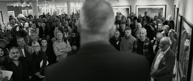 Video Reference: Crowd, People, White, Monochrome, Black-and-white, Audience, Monochrome photography, Event, Photography, Style, Person