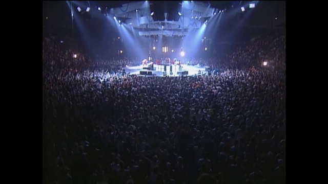 Video Reference: Stage, Performance, Entertainment, Concert, Rock concert, Darkness, Light, Performing arts, Music venue, Lighting