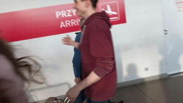 Video Reference: Shoulder, T-shirt, Arm, Sleeve, Joint, Outerwear, Cool, Leg, Neck, Top