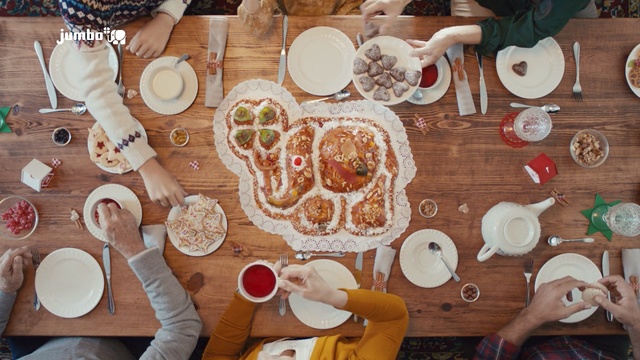 Video Reference: food, table, Person