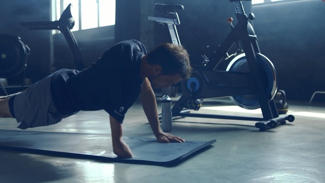 Video Reference: Strength training, Press up, Physical fitness, Fitness professional, Leg, Plank, Gym, Arm, Exercise, Circuit training, Person