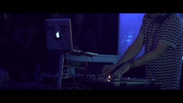 Video Reference: Entertainment, Disc jockey, Music, Performance, Music artist, Musician, Pop music, Stage, Darkness, Song