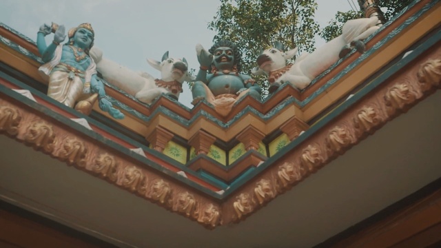 Video Reference: Ceiling, Architecture, Roof, Symmetry