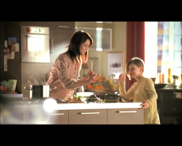 Video Reference: Kitchen, Conversation, Restaurant, Cook, Cooking, Room, Chef, Fun, Meal, Food