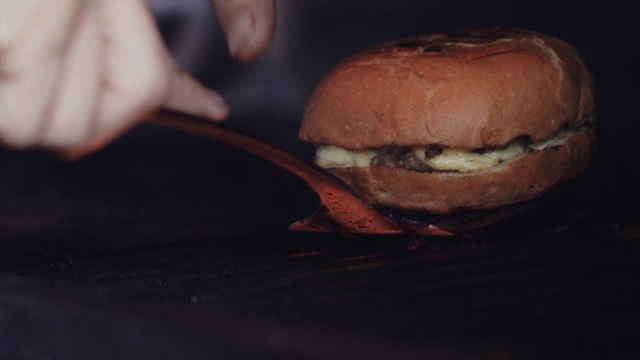 Video Reference: Food, Dish, Hamburger, Cuisine, Bun, Sandwich, Ingredient, Finger food, Cheeseburger, Slider