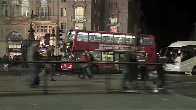 Video Reference: Vehicle, Double-decker bus, Transport, Mode of transport, Pedestrian, Bus, Metropolitan area, Street, Traffic, Truck