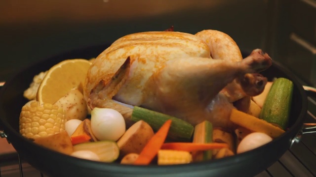 Video Reference: Dish, Food, Hendl, Cuisine, Drunken chicken, Chicken meat, Ingredient, Turkey meat, Turkey, Recipe