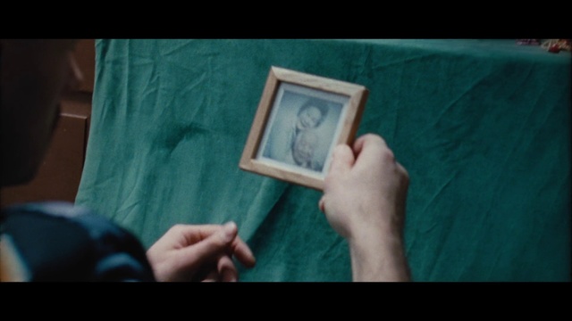 Video Reference: Hand, Finger, Portrait, Photography, Technology, Room, Games, Electronic device, Recreation, Gesture