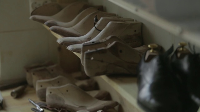 Video Reference: Footwear, Shoe, Room, Leather