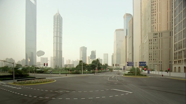 Video Reference: metropolitan area, skyscraper, urban area, city, tower block, landmark, metropolis, daytime, infrastructure, cityscape