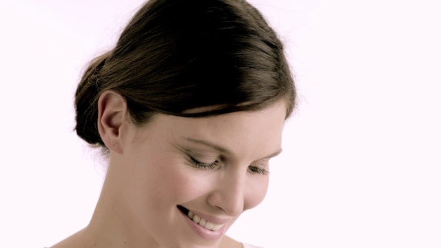 Video Reference: Face, Hair, Forehead, Eyebrow, Nose, Chin, Skin, Hairstyle, Facial expression, Ear