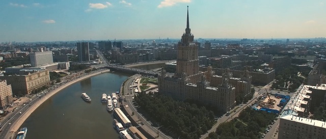 Video Reference: city, metropolitan area, urban area, landmark, bird's eye view, cityscape, skyline, sky, aerial photography, metropolis