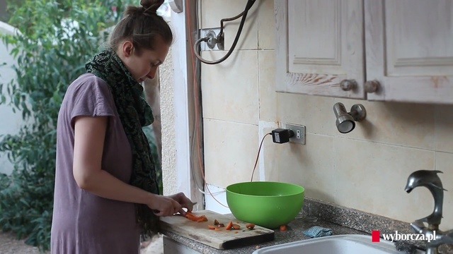 Video Reference: Cooking, Homemaker, Kitchen, Room, Cookware and bakeware, Wok, Food