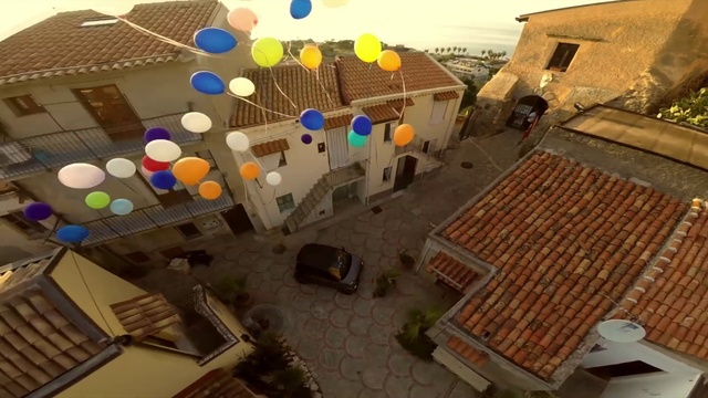 Video Reference: Architecture, House, Roof, Screenshot, Building, Home, Urban design, Games, World