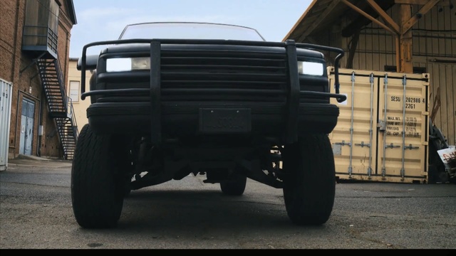 Video Reference: motor vehicle, vehicle, tire, automotive tire, car, bumper, automotive exterior, mode of transport, wheel, automotive wheel system
