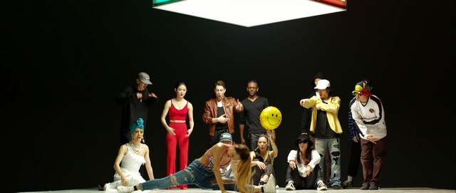 Video Reference: performance, performing arts, performance art, fashion, stage, theatre, event, competition, Person