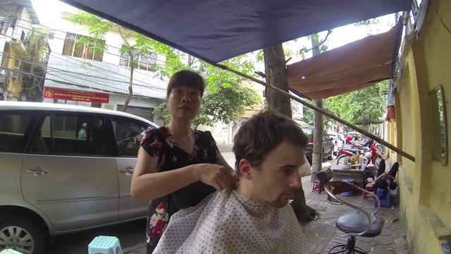 Video Reference: Vehicle, Car, Family car, Vehicle door, Automotive exterior, Automotive window part, Compact mpv, Minivan, Glass, Subcompact car