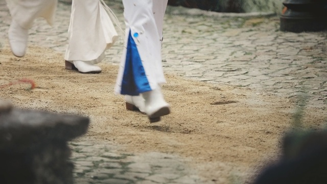 Video Reference: photograph, leg, hand, girl, shoe, foot