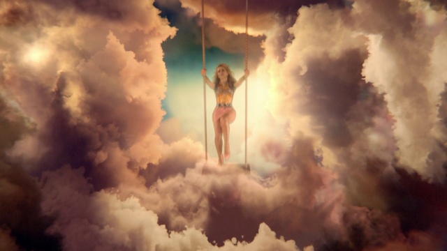 Video Reference: Sky, Cloud, Daytime, Cumulus, Atmosphere, Meteorological phenomenon, Heat, Photography, Geological phenomenon, Smoke